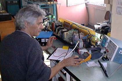 Cyril Todorov Spectronika's electronics specialist adjusts the timing of the high voltage pulses on a new laser