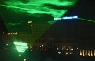 Fan effect and sky beams seen from the Palace side