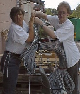 Adela and Arvid packing the 200 meter power and control cable